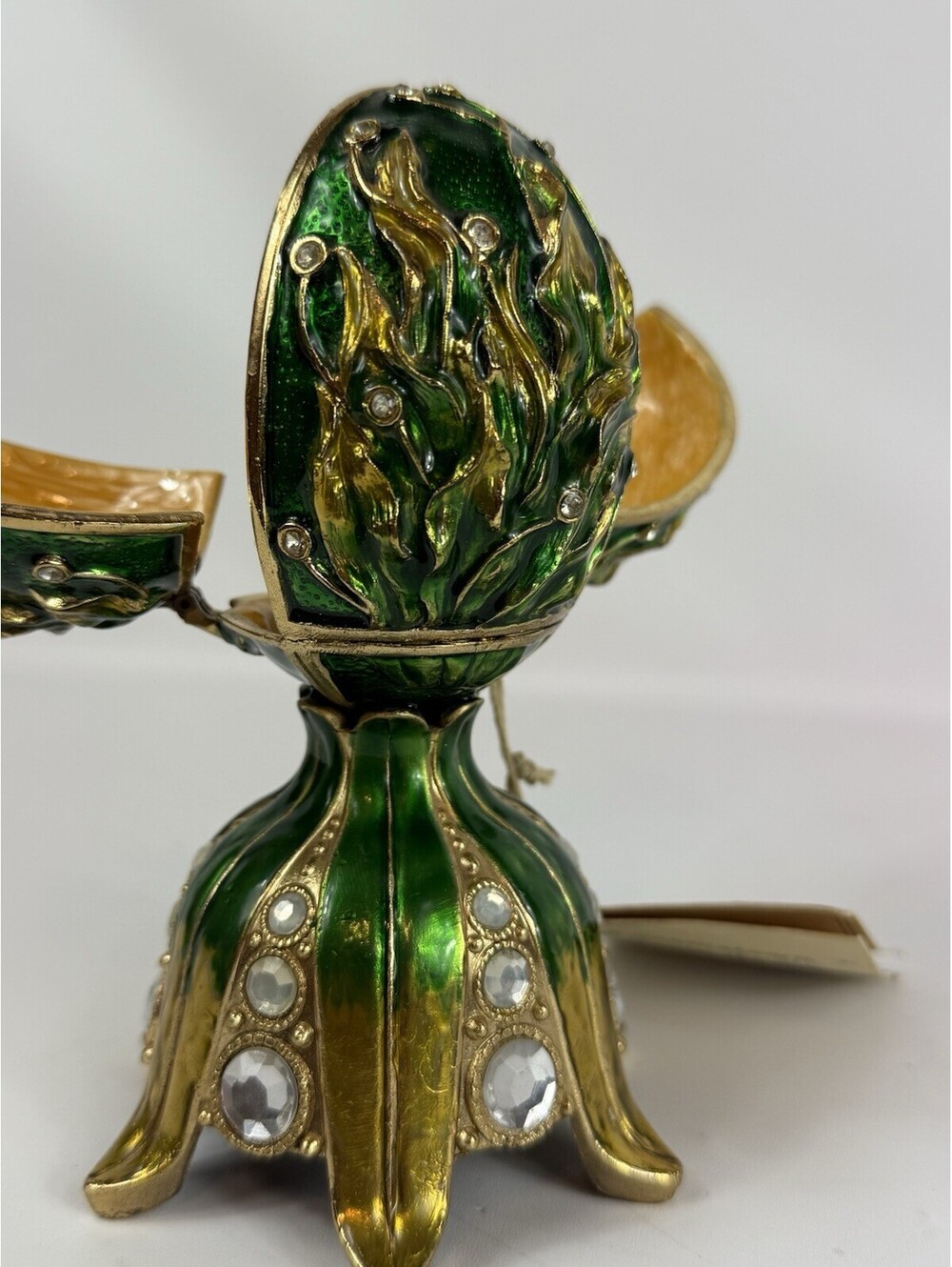 Williamstown Music Box Collection Hand Painted Pastel Easter Egg Music Box Green - Picture 7 of 12